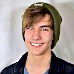 Meet your Posher, Carter